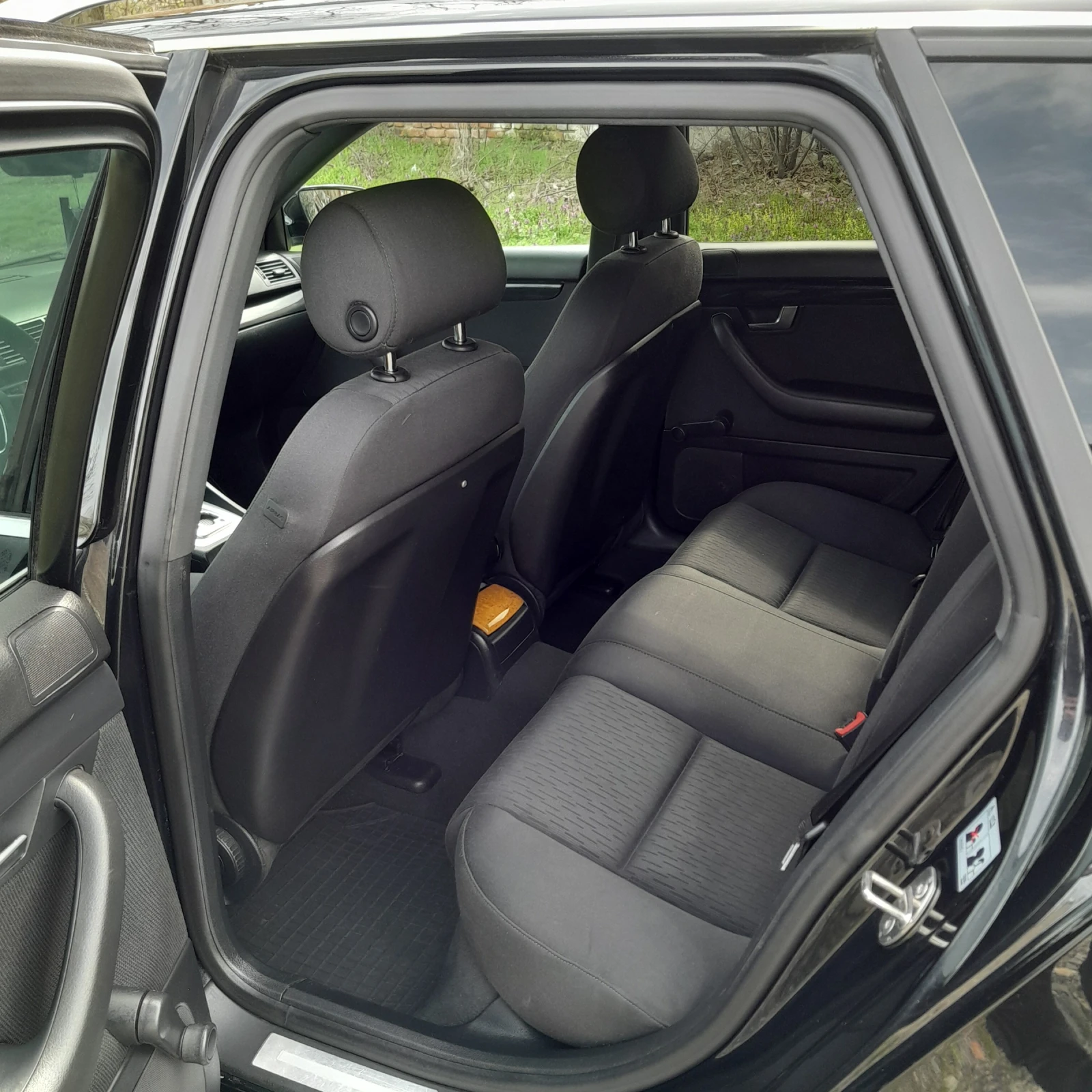 Audi A4 2.0 - изображение 7