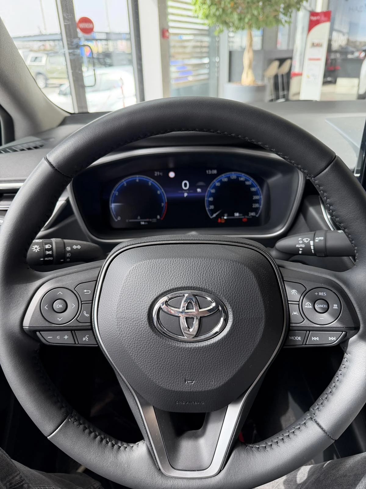 Toyota Corolla Executive Plus, снимка 5 - Автомобили и джипове - 53827154