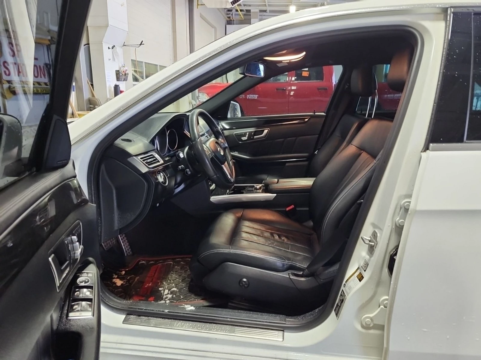 Mercedes-Benz E 400 Tuning* AвтоКредит * (ЦЕНА ДО БГ), снимка 9 - Автомобили и джипове - 54386941