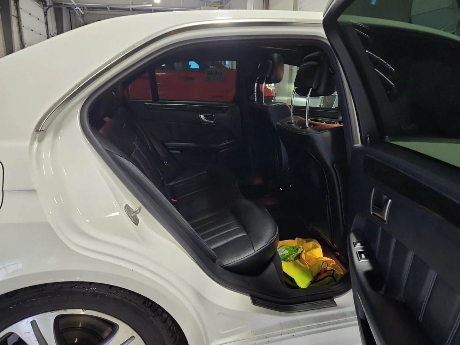 Mercedes-Benz E 400 Tuning* AвтоКредит * (ЦЕНА ДО БГ), снимка 12 - Автомобили и джипове - 54386941