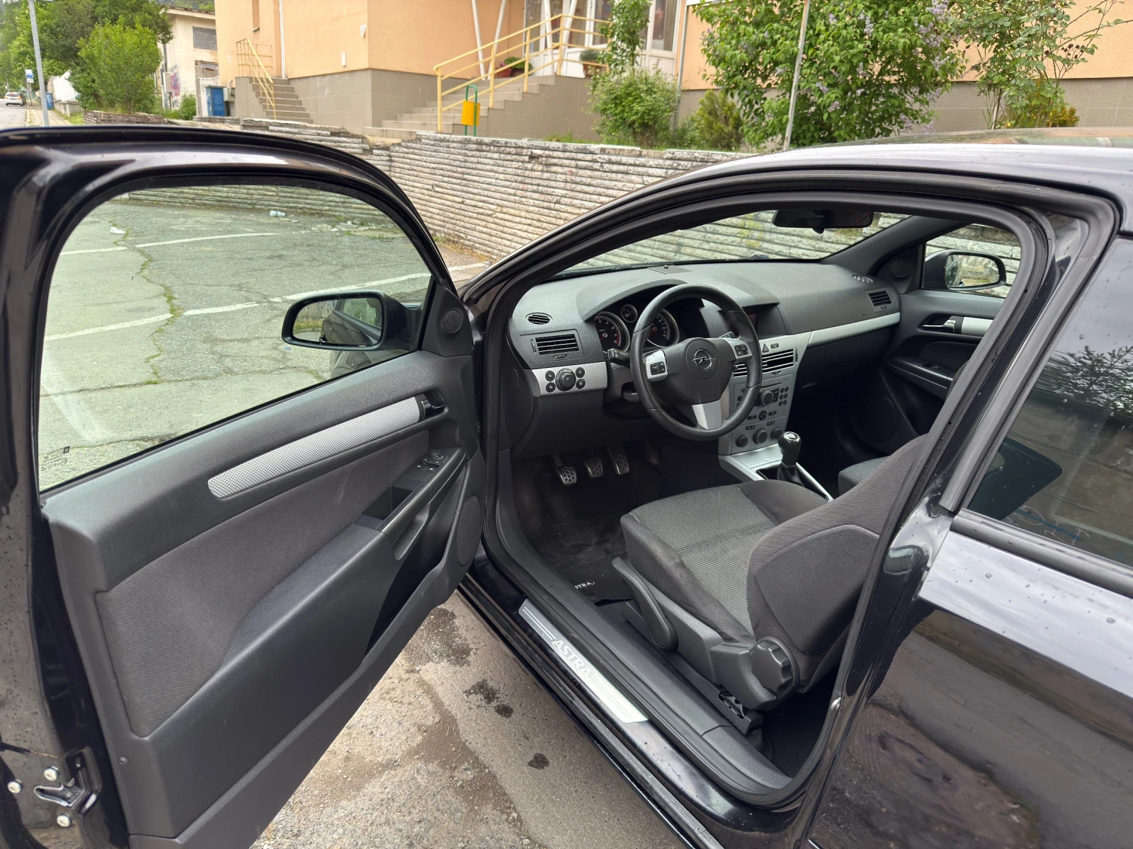 Opel Astra H GTC, снимка 11 - Автомобили и джипове - 54486089
