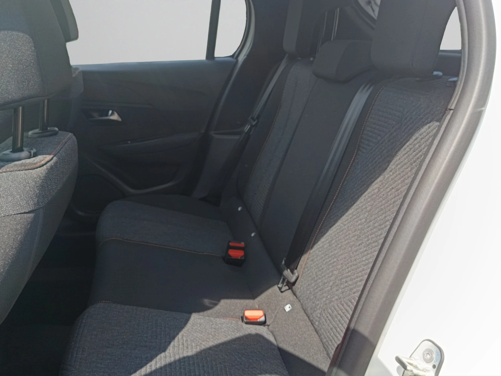 Peugeot 208 STYLE, снимка 14 - Автомобили и джипове - 54561437