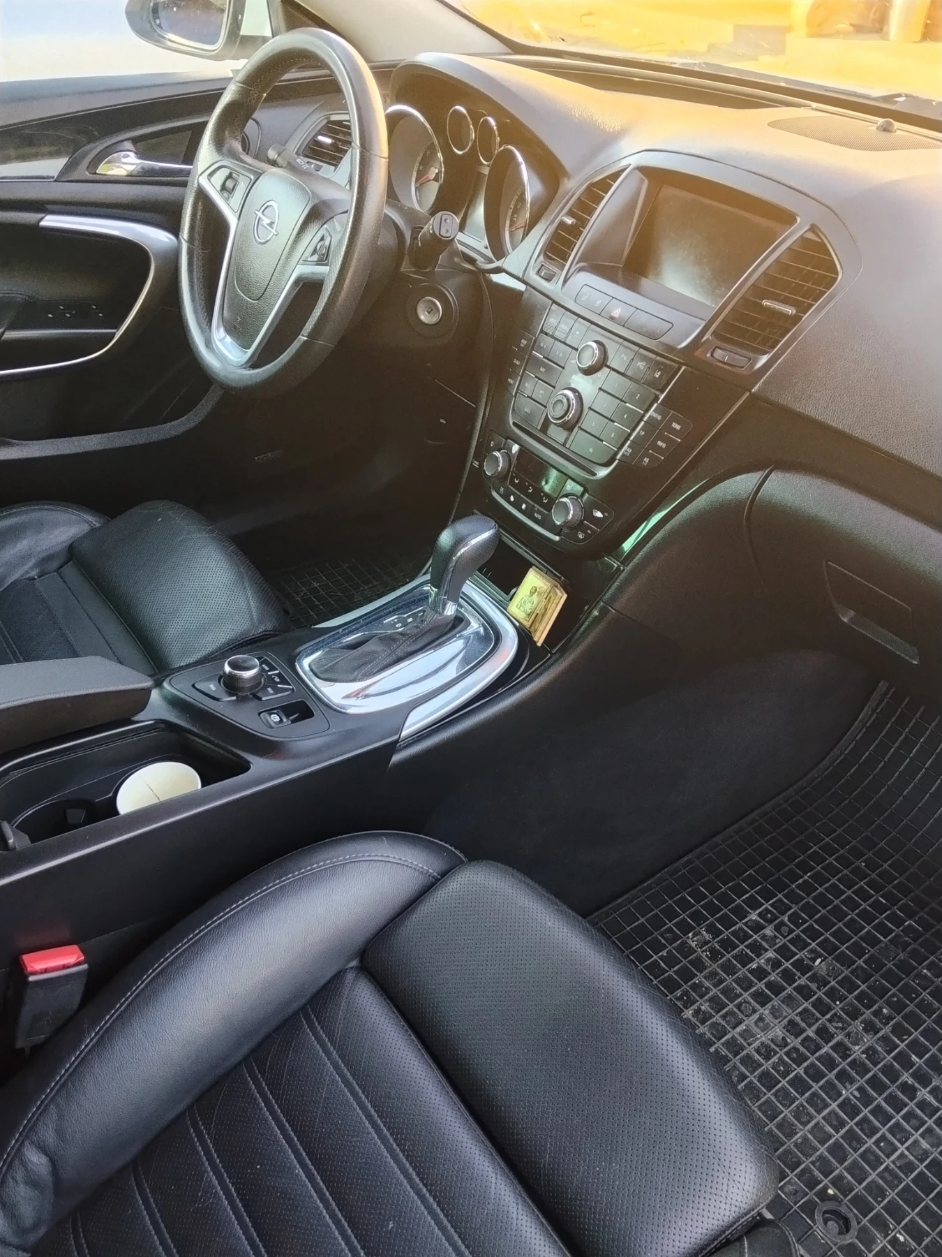 Opel Insignia, снимка 2 - Автомобили и джипове - 54623382