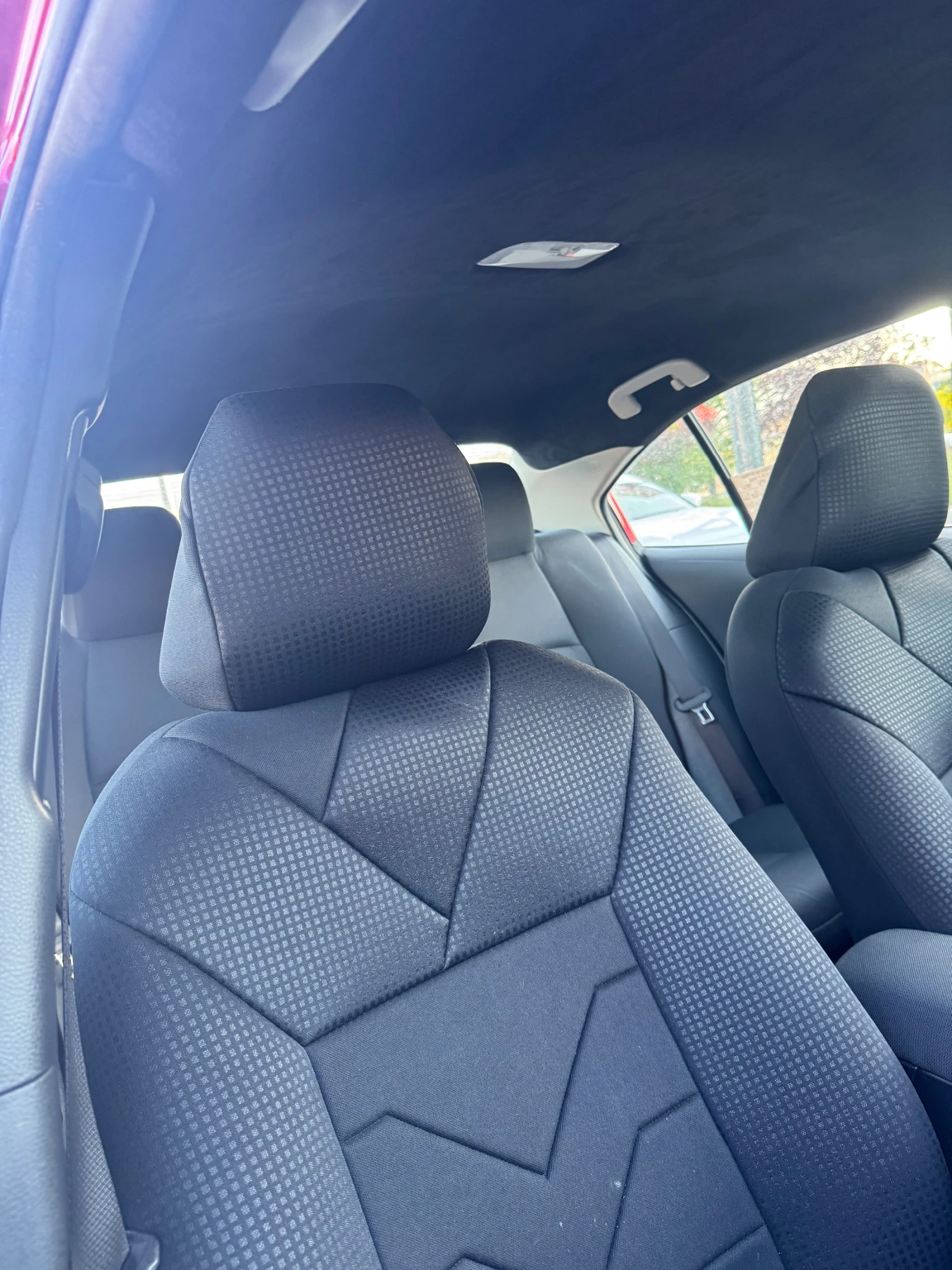 Toyota Corolla Хибрид, снимка 8 - Автомобили и джипове - 54778318