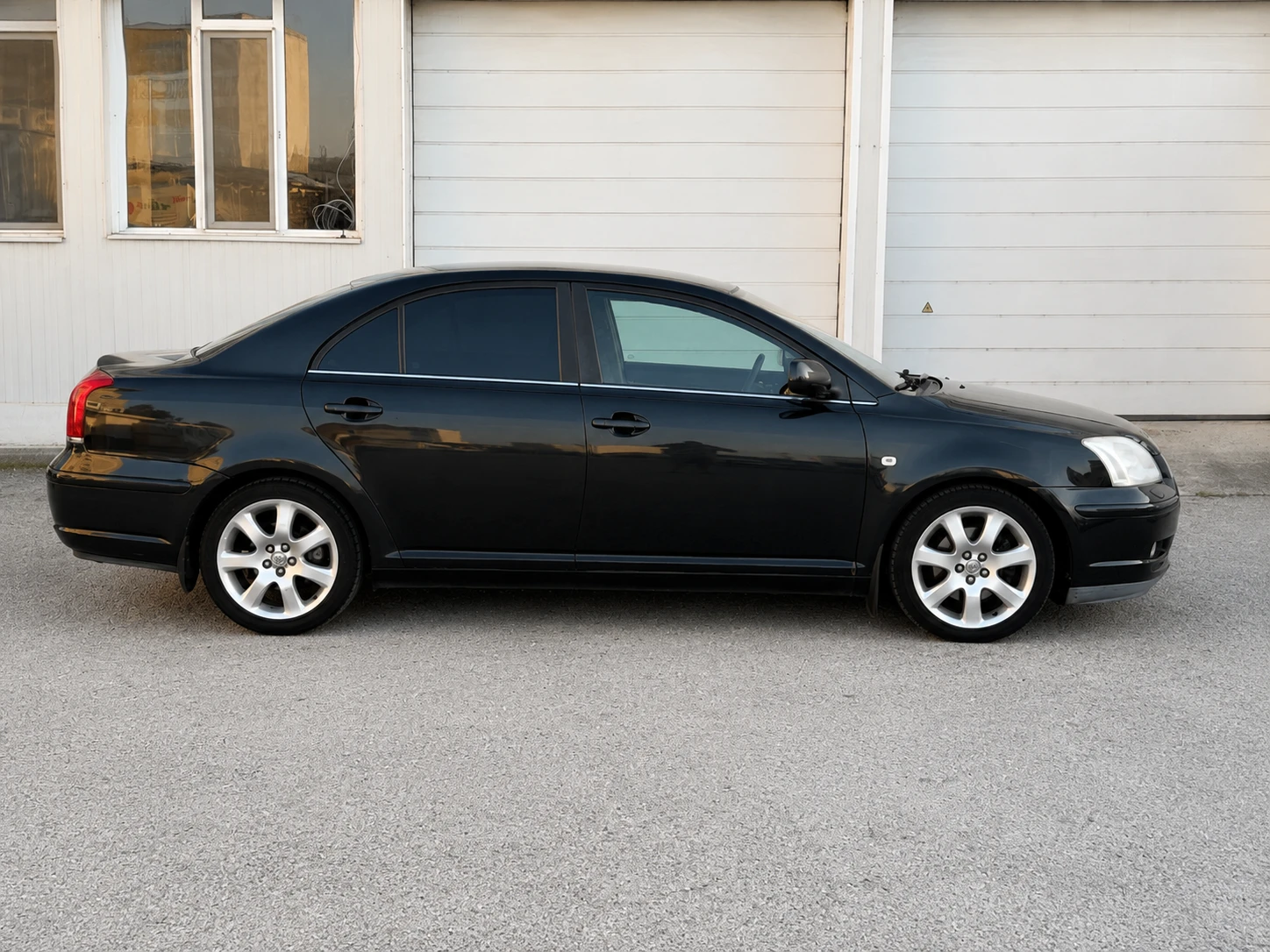 Toyota Avensis 2.0 D4-Бензин-147кс-Кожа-Ел Седалки-Климатроник, снимка 7 - Автомобили и джипове - 54787761