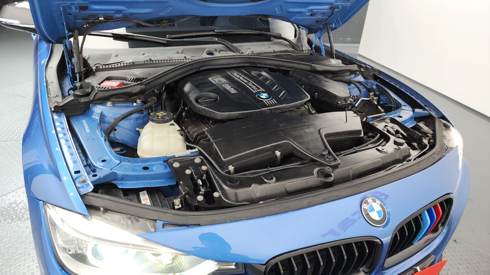 BMW 320 320d M Performance Edition | HUD | Панорама | Каме, снимка 5 - Автомобили и джипове - 54859842