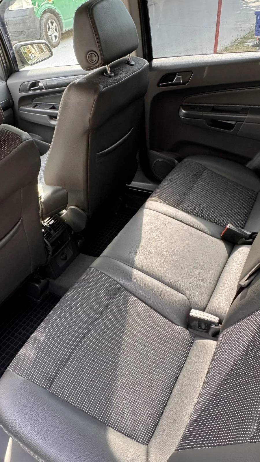 Opel Zafira, снимка 4 - Автомобили и джипове - 55125104