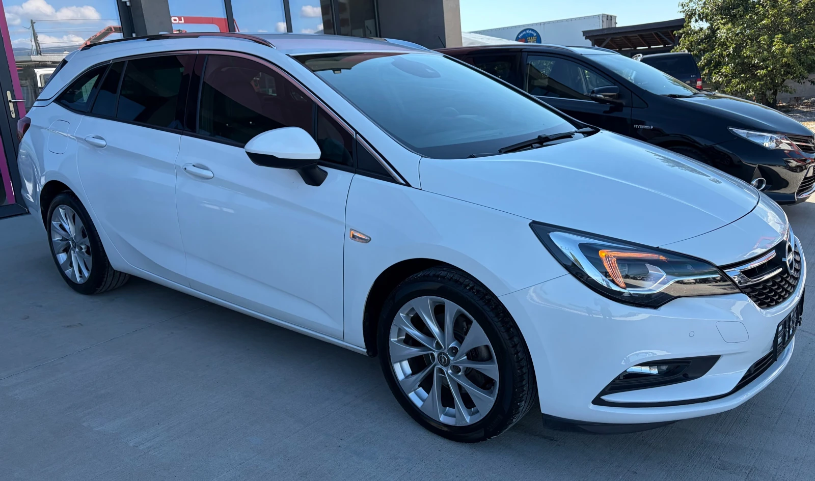 Opel Astra 1.6 CDTI, снимка 3 - Автомобили и джипове - 55274594