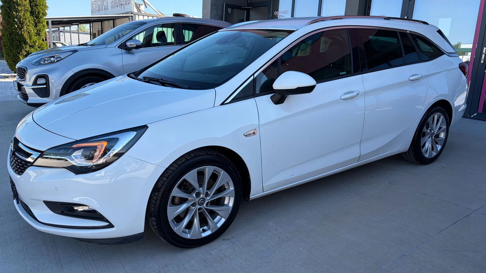 Opel Astra 1.6 CDTI, снимка 2 - Автомобили и джипове - 55274594