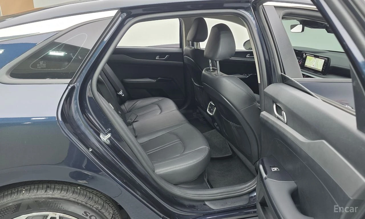 Kia K5 2.0 Prestige* DISTRONIC* ПОДГРЕВ* ОБДУХВАНЕ* КАМЕР, снимка 15 - Автомобили и джипове - 55309482