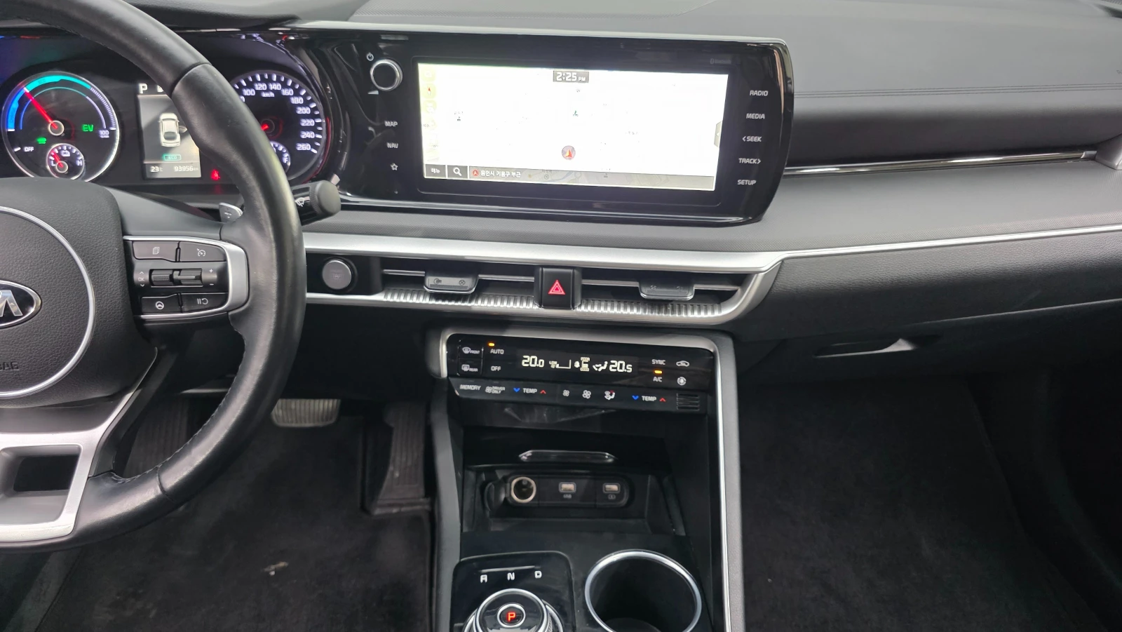 Kia K5 2.0 Prestige* DISTRONIC* ПОДГРЕВ* ОБДУХВАНЕ* КАМЕР, снимка 9 - Автомобили и джипове - 55309482