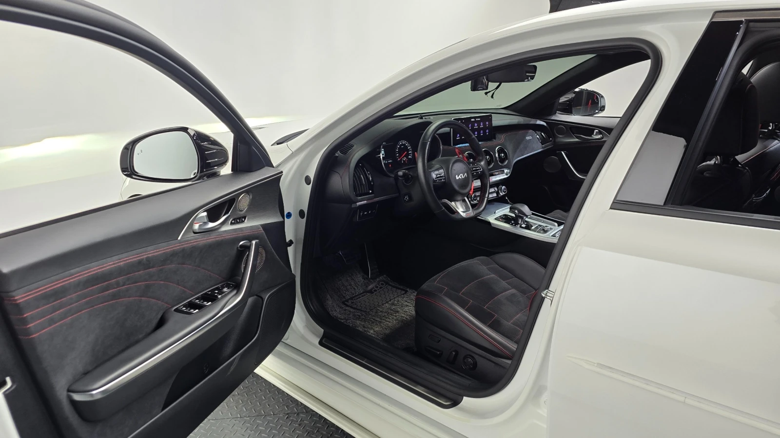 Kia Stinger MEISTER 3.3 GT ACRO EDITION| ALCANTARA| 2 ����� | Mobile.bg � ����������� 7