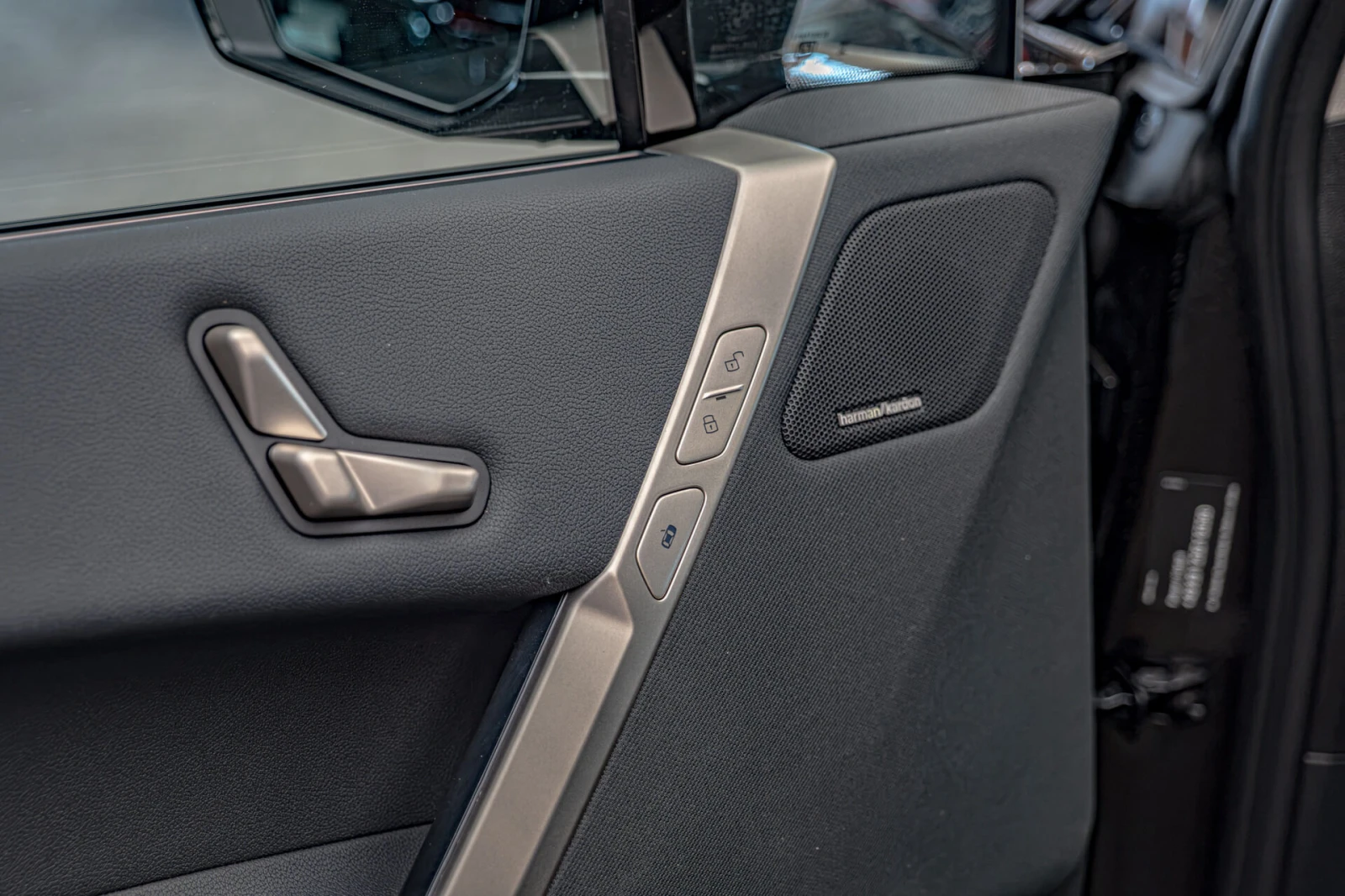 BMW iX xDrive 50/Harman Kardon/HuD/Камера 360/Амбиент/Las, снимка 8 - Автомобили и джипове - 55668248