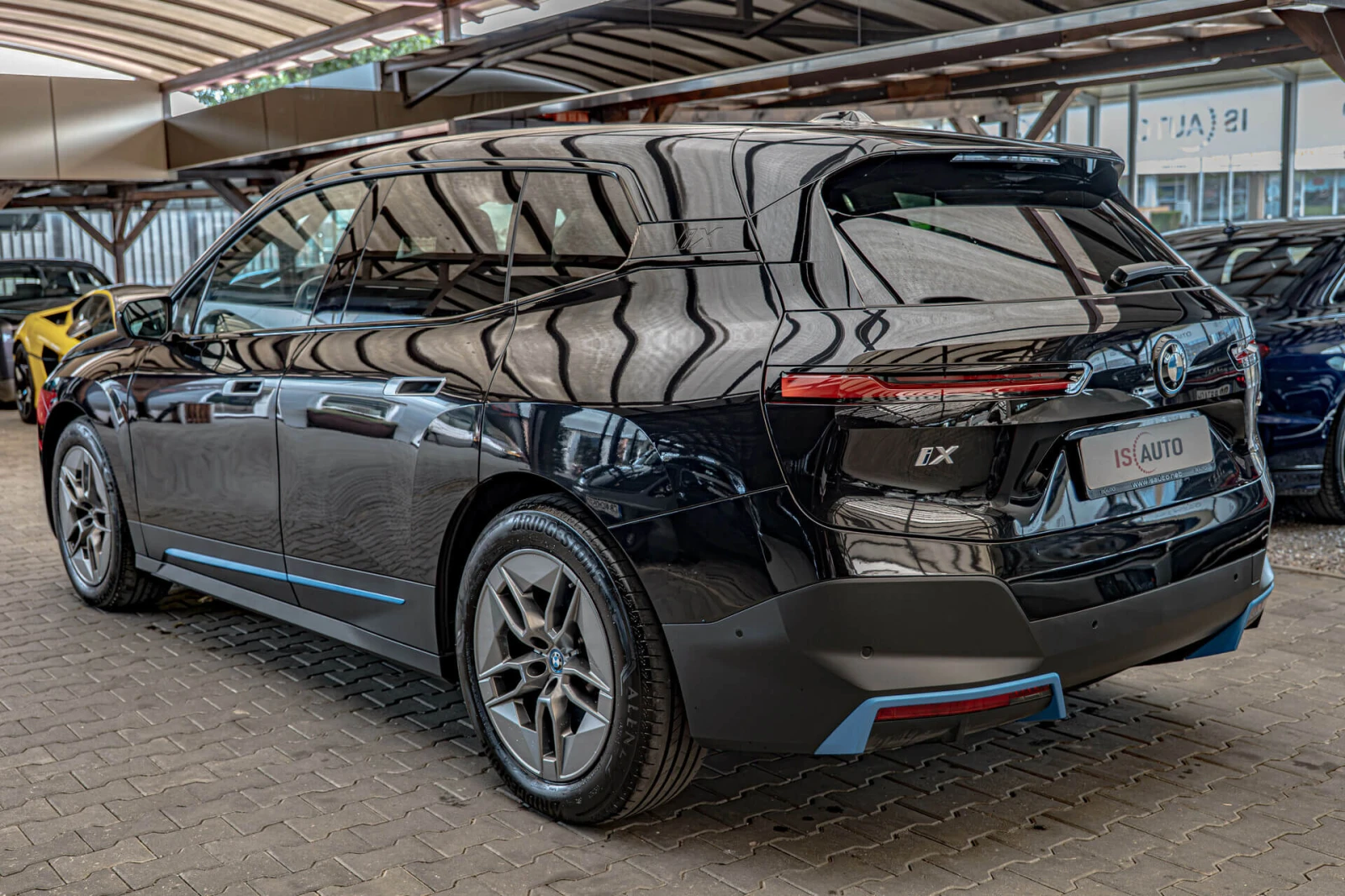 BMW iX xDrive 50/Harman Kardon/HuD/Камера 360/Амбиент/Las, снимка 5 - Автомобили и джипове - 55668248