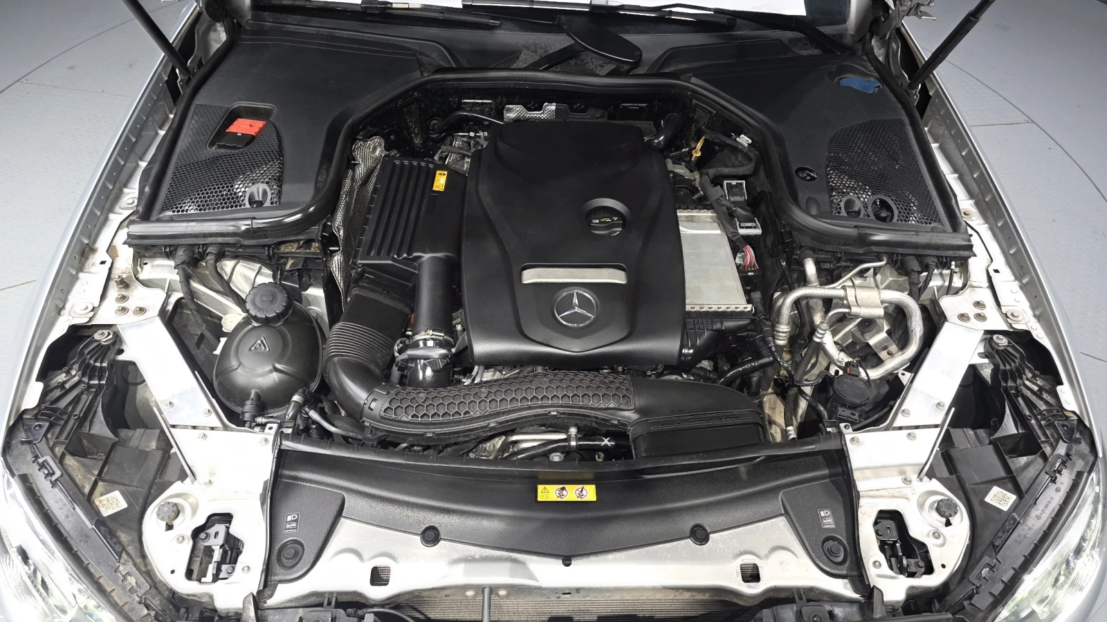 Mercedes-Benz E 300 * AMG LINE* FULL MAX * КРАЙНА ЦЕНА* , снимка 5 - Автомобили и джипове - 55940088