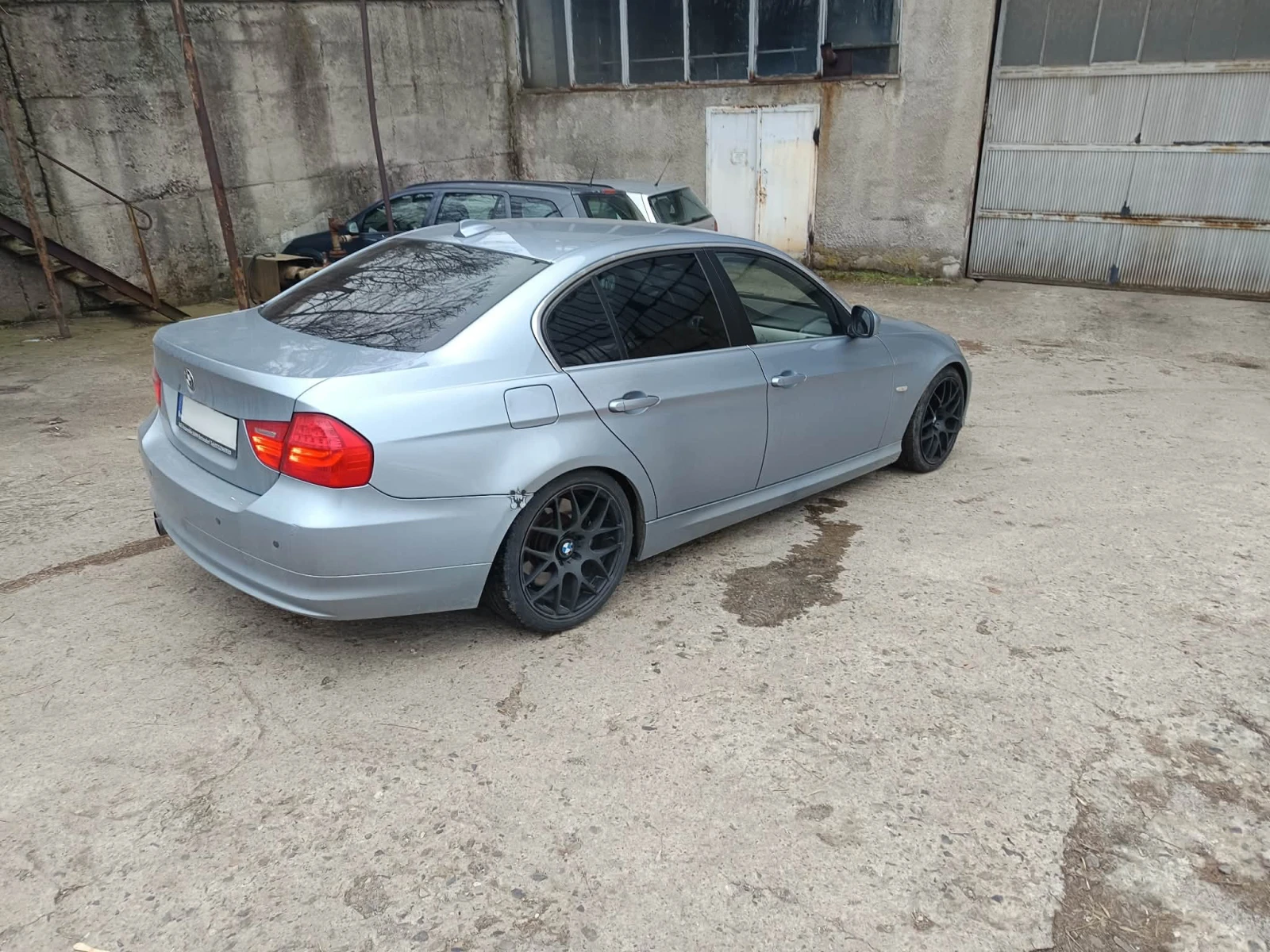 BMW 330, снимка 2 - Автомобили и джипове - 55993484