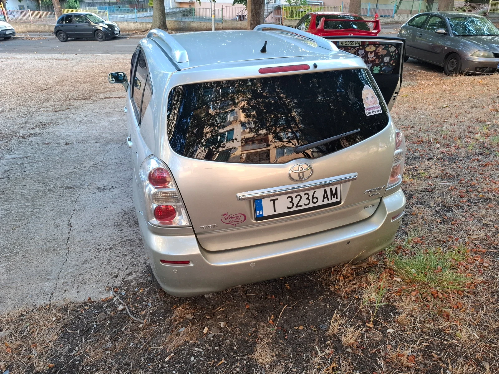 Toyota Corolla verso, снимка 4 - Автомобили и джипове - 56334329