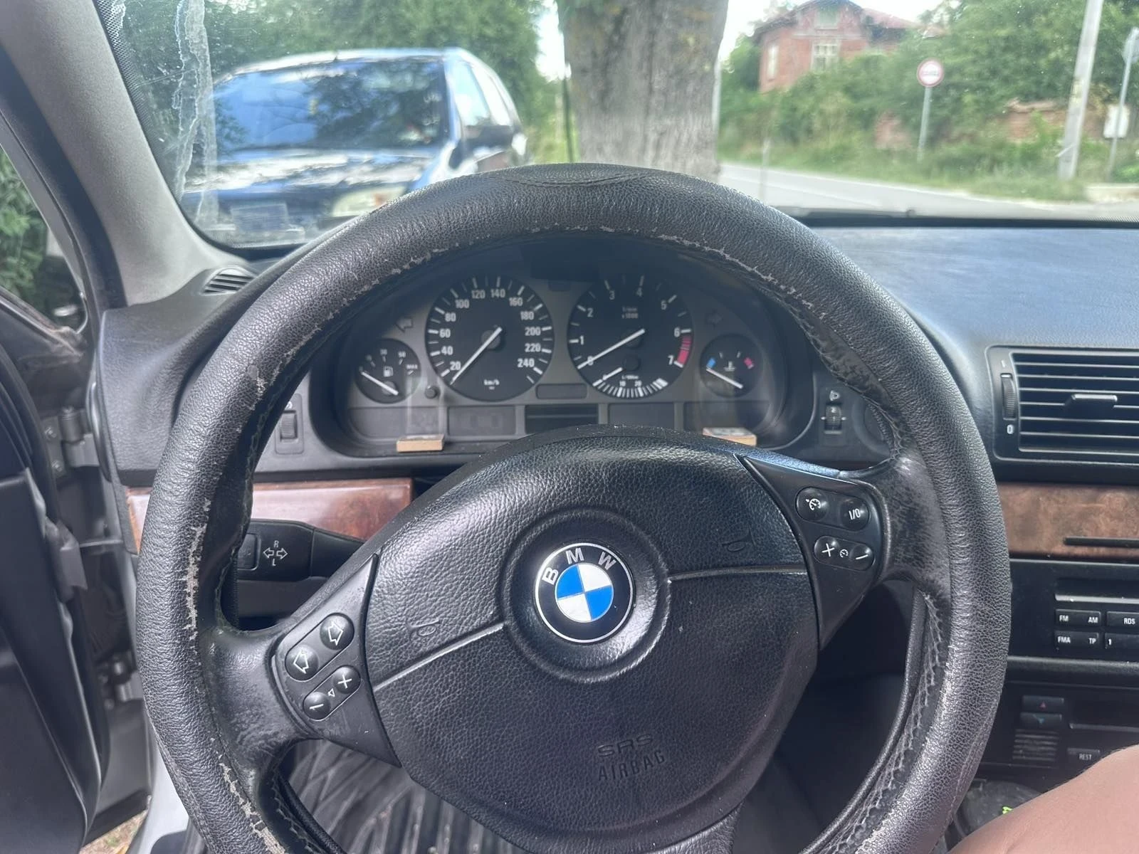 BMW 520 Benzin gaz , снимка 6 - Автомобили и джипове - 56628677
