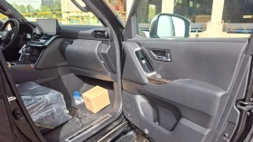 Toyota Land cruiser 300 VXR 3.5 TT, снимка 9