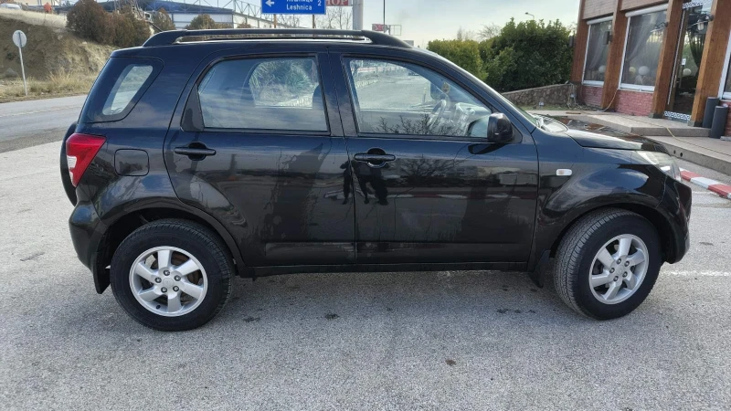 Daihatsu Terios 1.3 VVTI, снимка 7 - Автомобили и джипове - 52021797