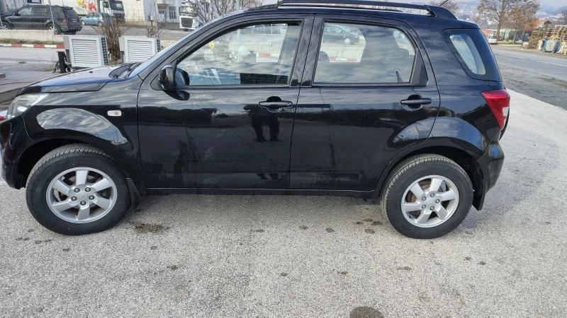 Daihatsu Terios 1.3 VVTI, снимка 4 - Автомобили и джипове - 52021797