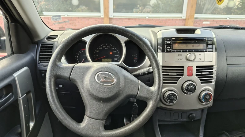 Daihatsu Terios 1.3 VVTI, снимка 8 - Автомобили и джипове - 52021797