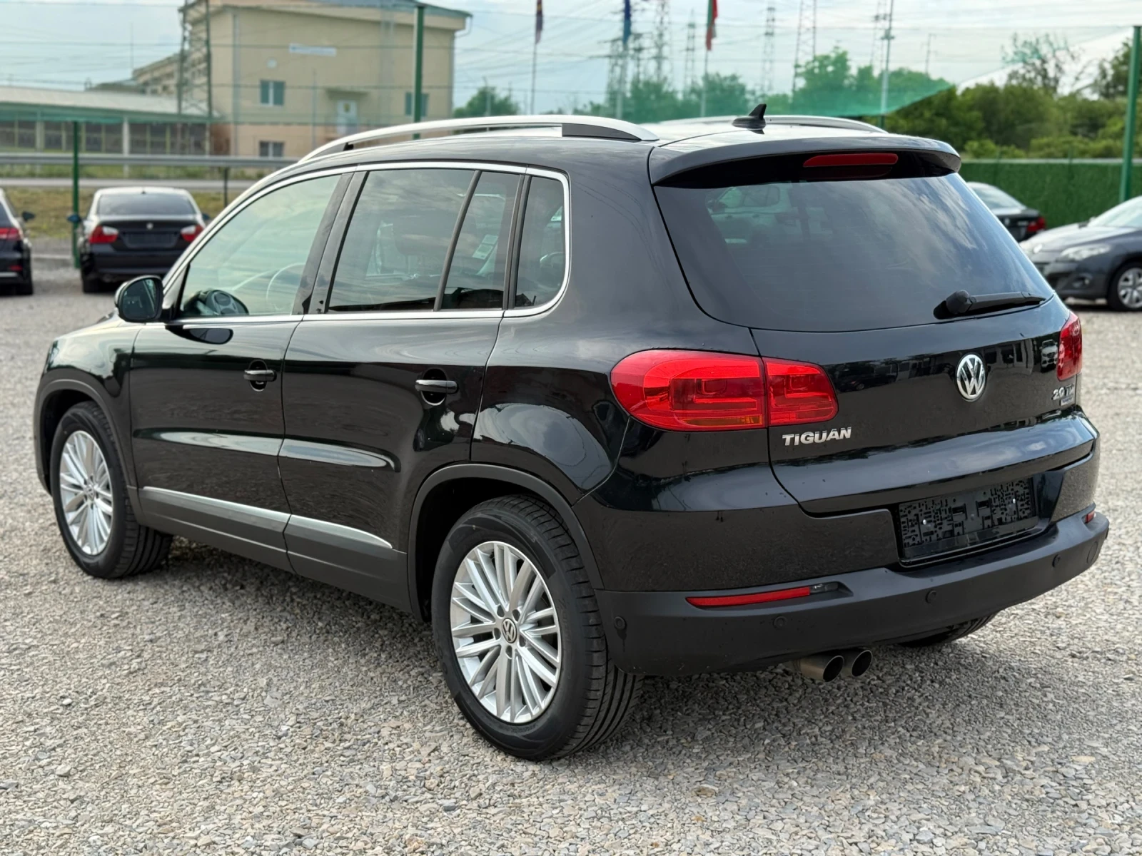 VW Tiguan 2.0tdi Нави, панорама 120000км КАТО НОВ! - изображение 3