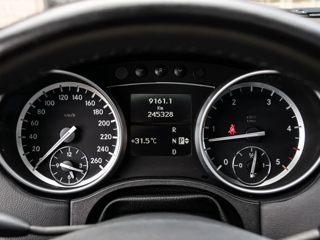 Mercedes-Benz GL 350 BlueTEC 4MATIC* Обдух* Harman/Kardon* Въздух* ТВ*  - изображение 9