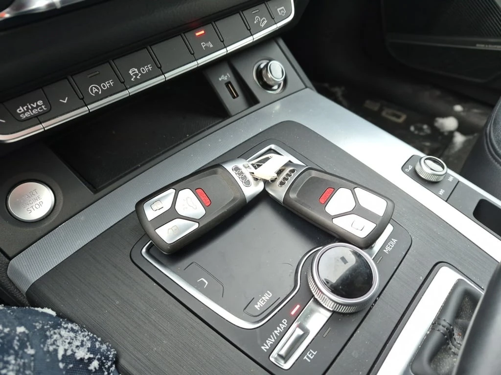 Audi Q5 * TECHNIK * CARFAX * ЦЕНА ДО БГ - изображение 9