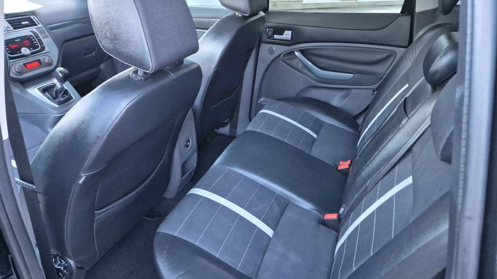 Ford Kuga 2.0TDCI* ИТАЛИЯ* 4Х4, снимка 14 - Автомобили и джипове - 54001194