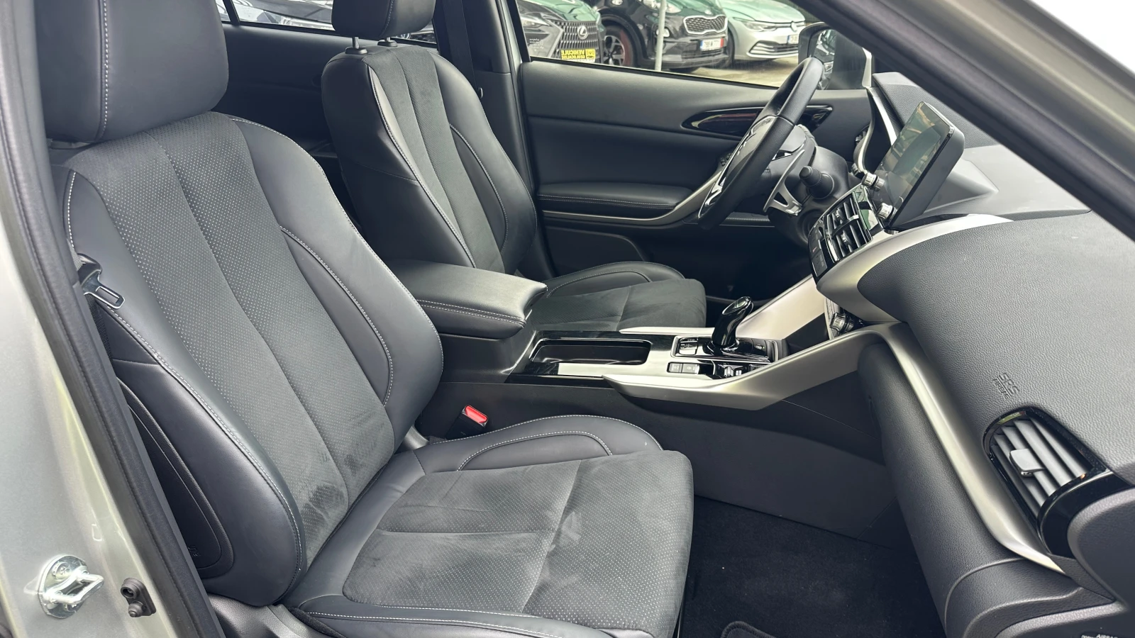 Mitsubishi Eclipse Cross 2.4 PlugInHybrid 4x4 от първи собственик, снимка 13 - Автомобили и джипове - 54080930