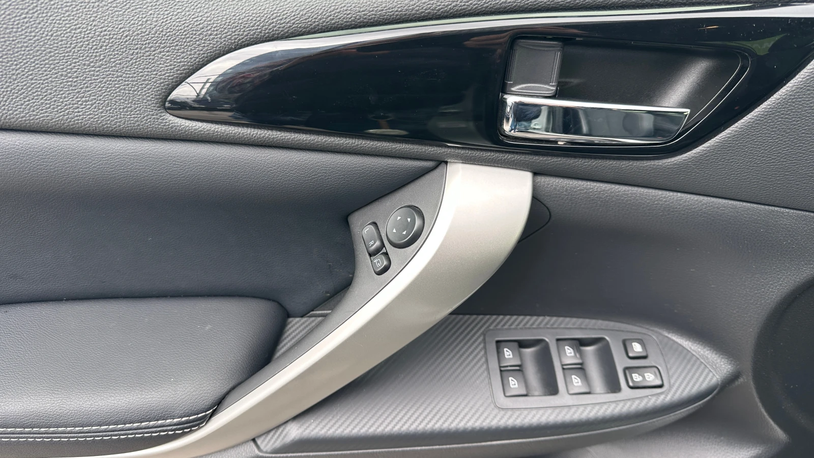 Mitsubishi Eclipse Cross 2.4 PlugInHybrid 4x4 от първи собственик, снимка 9 - Автомобили и джипове - 54080930