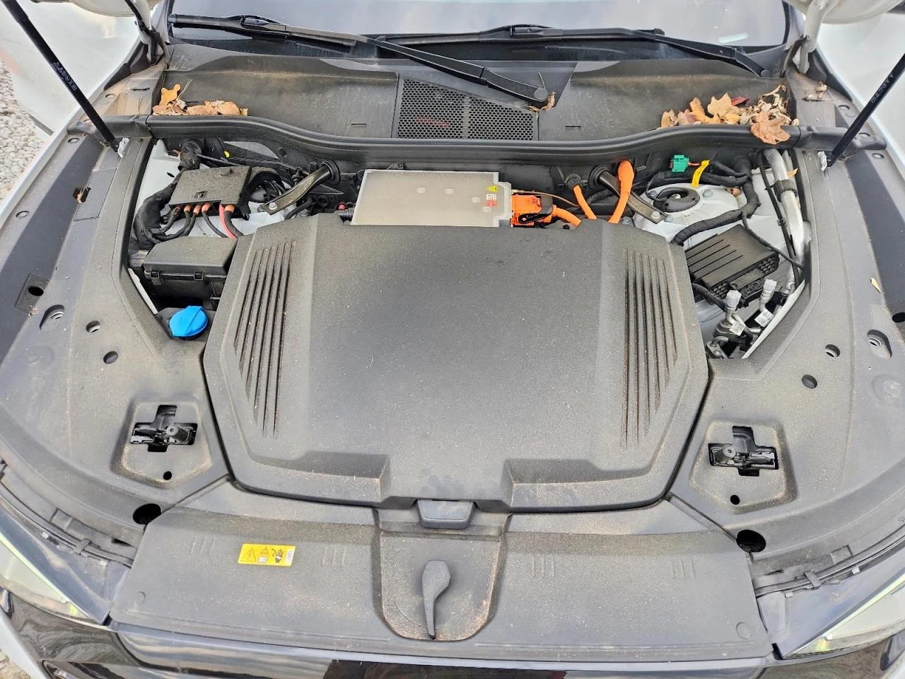 Audi Q8 E-TRON PRESTIGE| MATRIX| DISTRINIC| 360, снимка 11 - Автомобили и джипове - 54085295