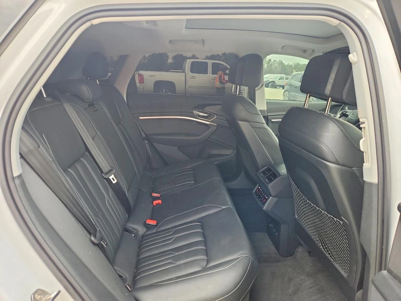 Audi Q8 E-TRON PRESTIGE| MATRIX| DISTRINIC| 360, снимка 10 - Автомобили и джипове - 54085295