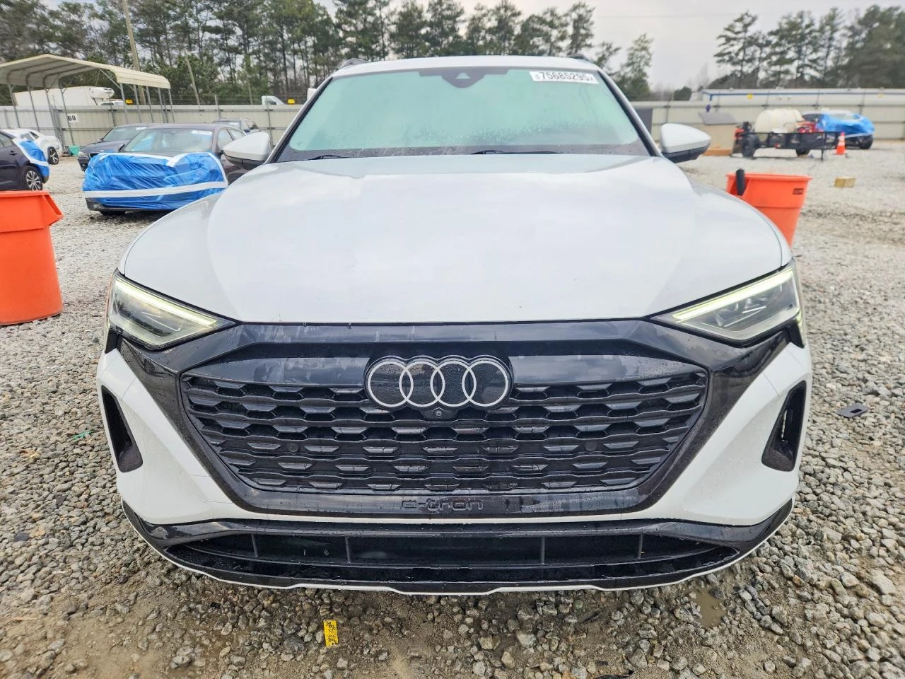 Audi Q8 E-TRON PRESTIGE| MATRIX| DISTRINIC| 360, снимка 2 - Автомобили и джипове - 54085295