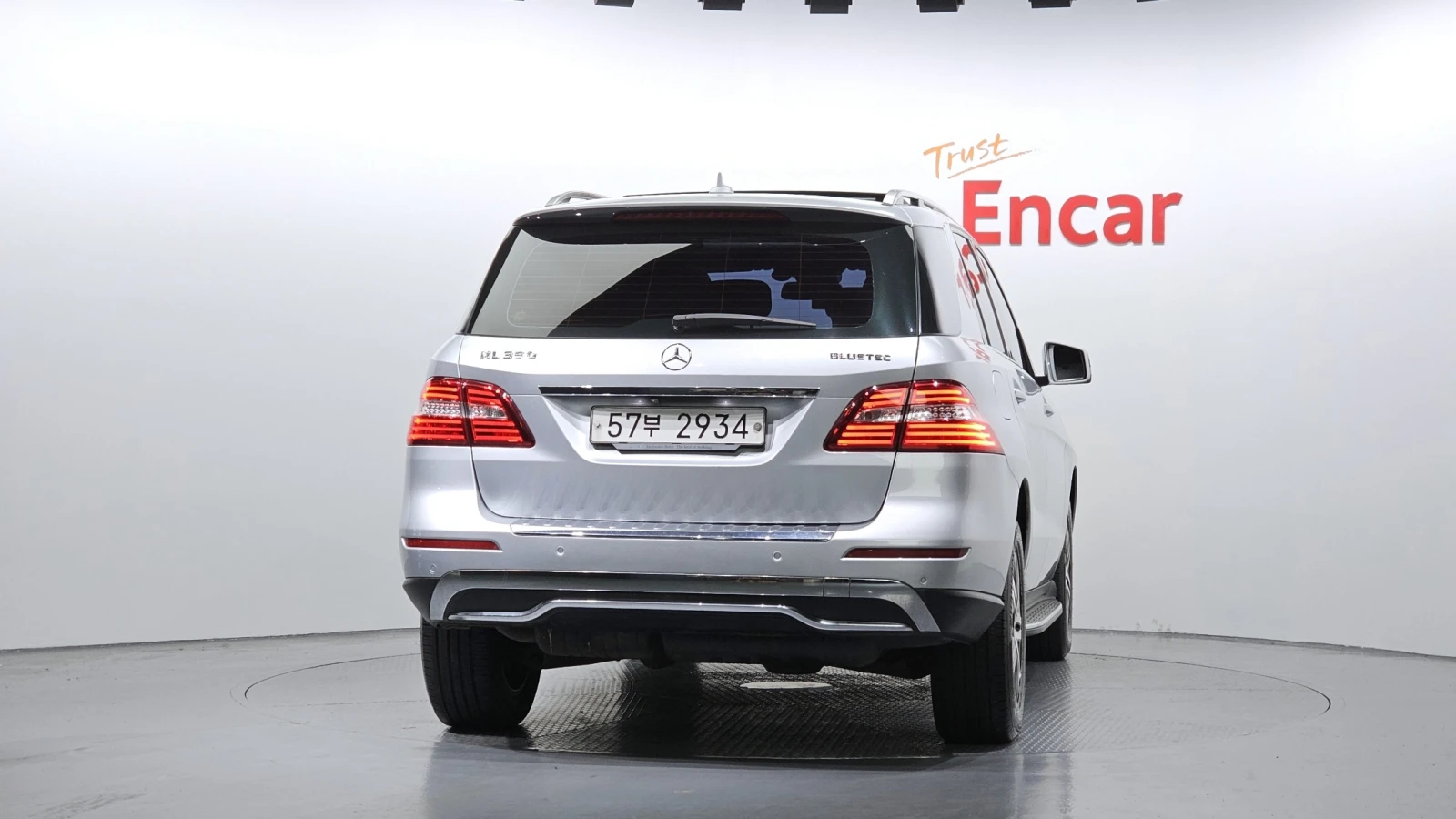 Mercedes-Benz ML 350 | АВТОФИНАНСИРАНЕ | ФИКСИРАНА ЦЕНА ДО БЪЛГАРИЯ, снимка 4 - Автомобили и джипове - 55287853