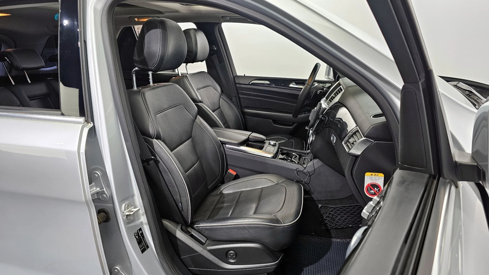 Mercedes-Benz ML 350 | АВТОФИНАНСИРАНЕ | ФИКСИРАНА ЦЕНА ДО БЪЛГАРИЯ, снимка 11 - Автомобили и джипове - 55287853
