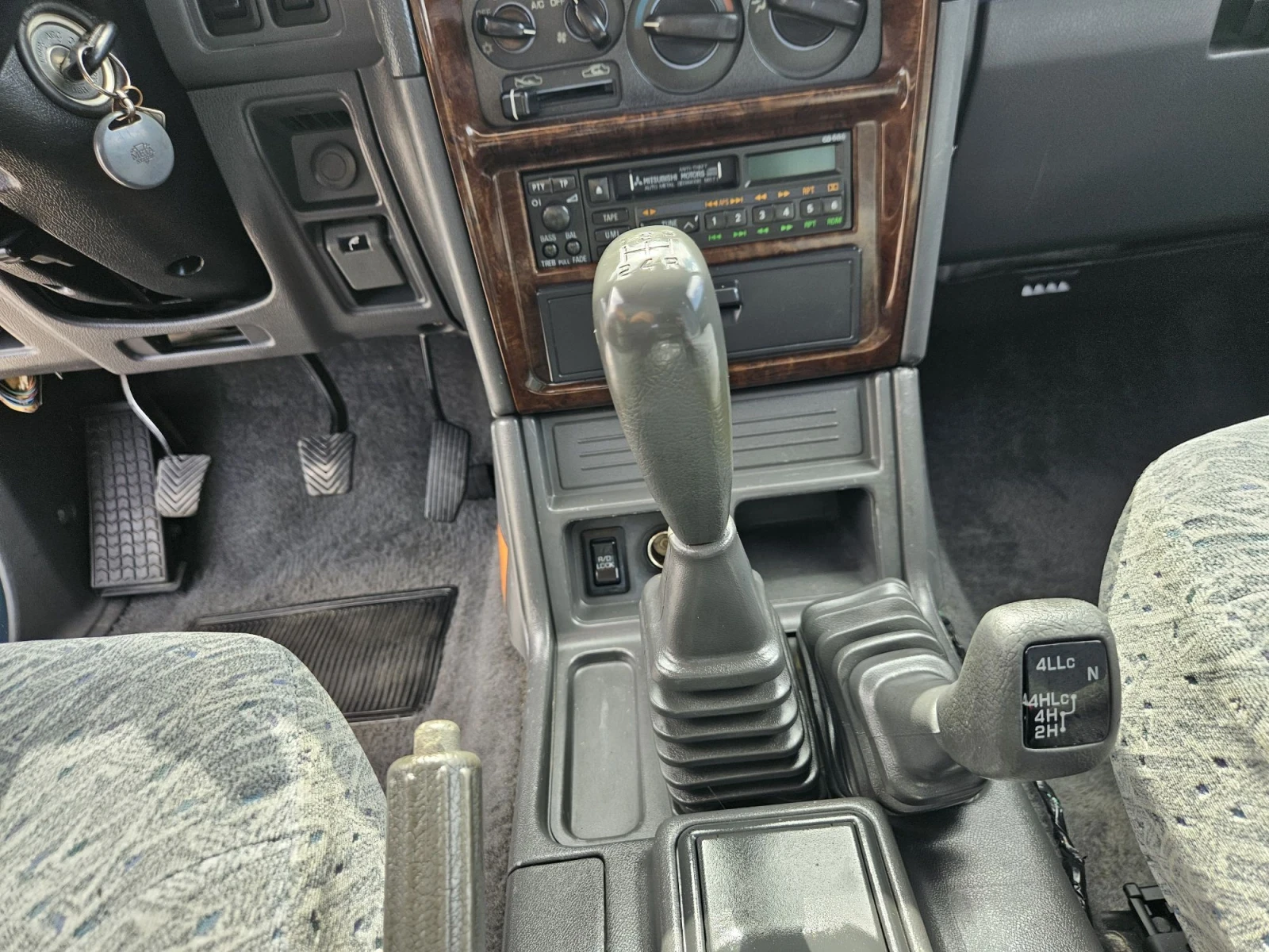 Mitsubishi Pajero 2.8 TDI  SUPER SELEKT, снимка 10 - Автомобили и джипове - 55581116
