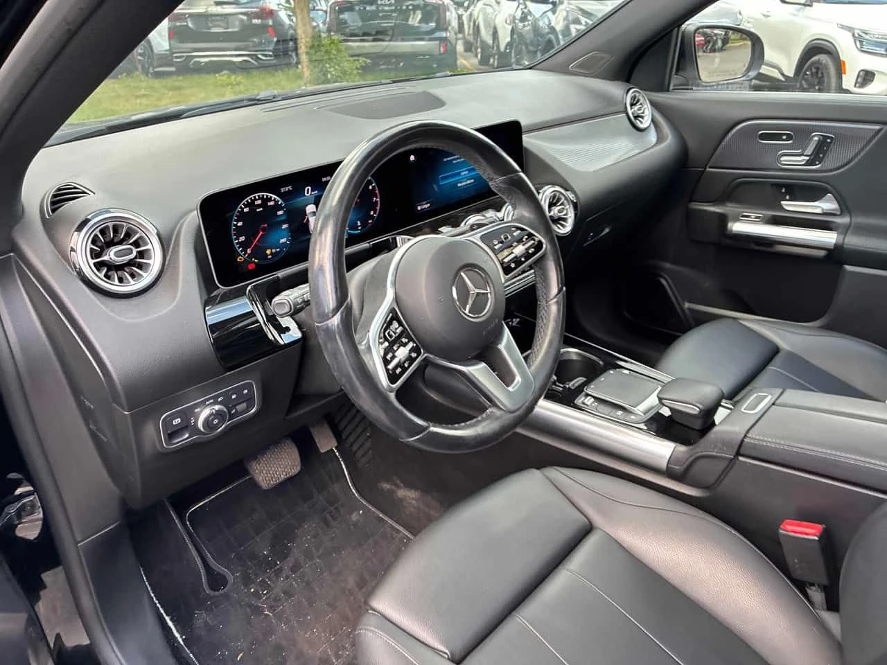 Mercedes-Benz GLA * 250 * АВТОКРЕДИТ БЕЗ ПЪРВОНАЧАЛНА ВНОСКА* , снимка 5 - Автомобили и джипове - 55659351