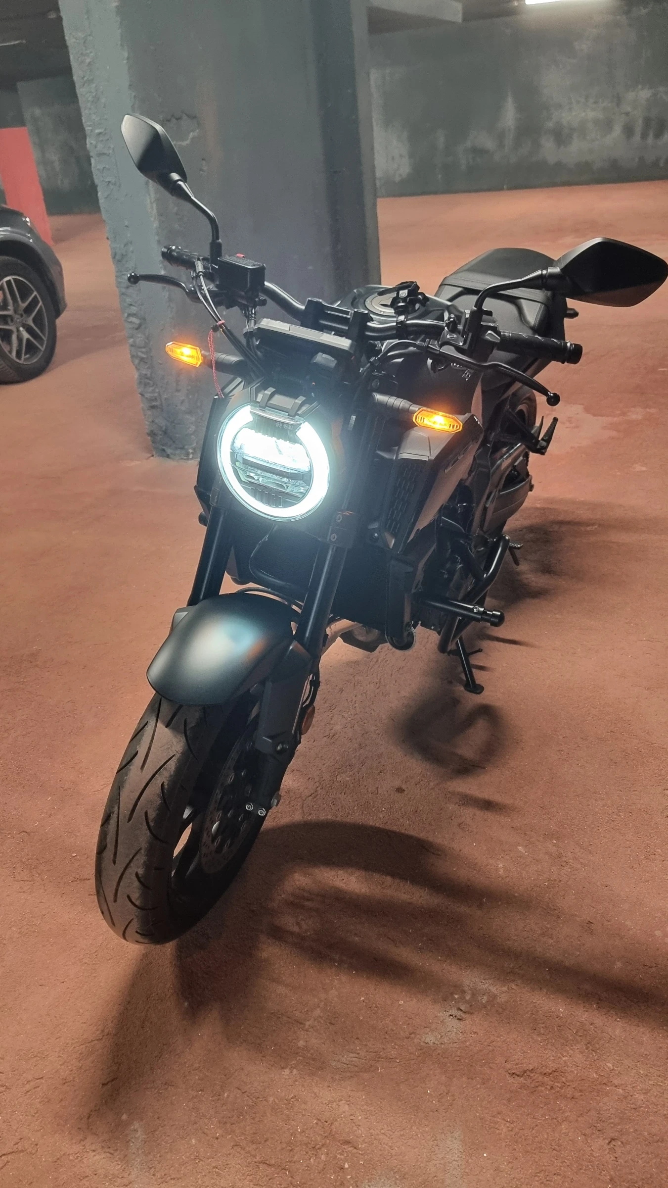 Honda Cb Black Edition 650R - изображение 2