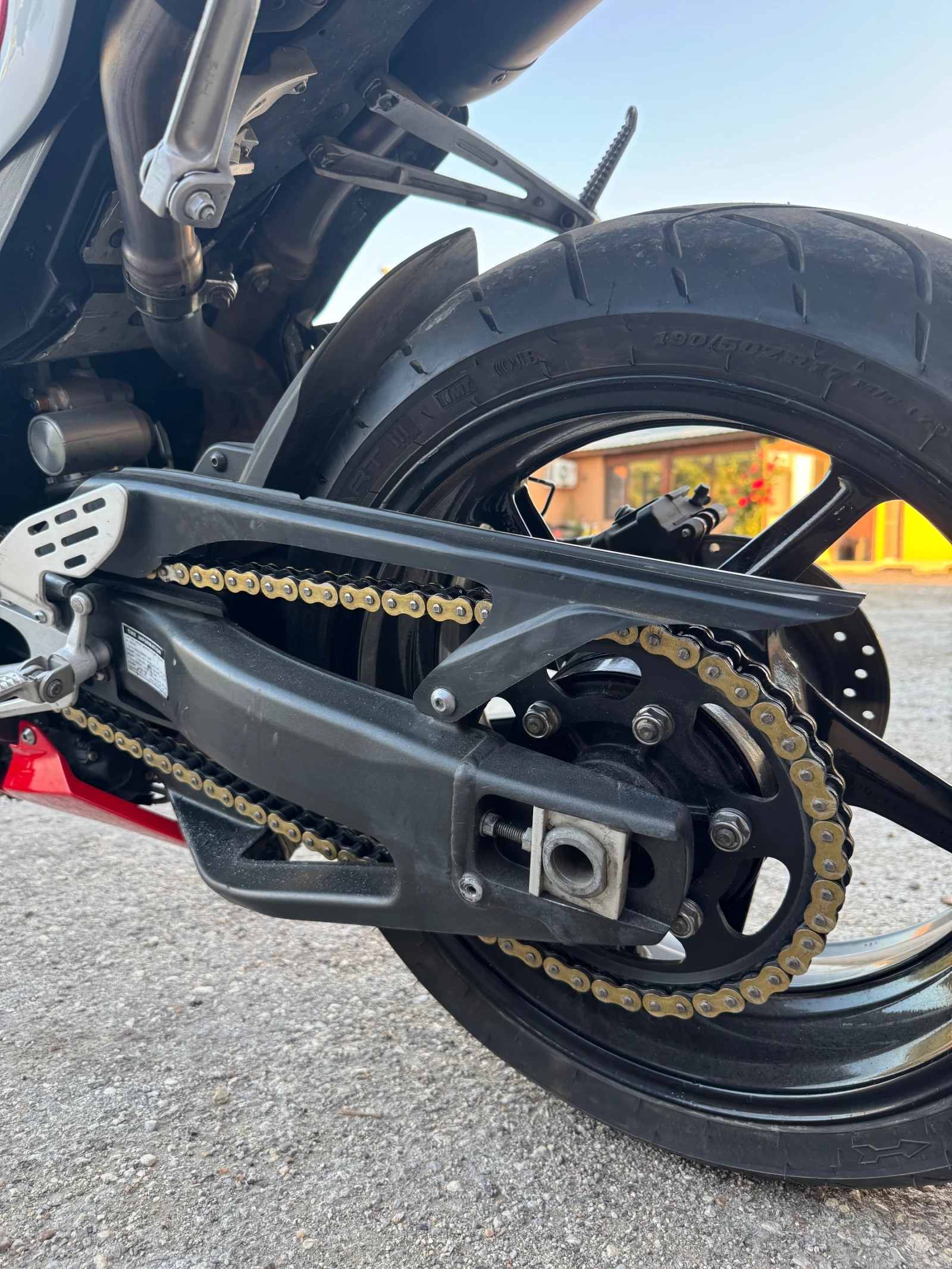 Yamaha YZF-R1  - изображение 10