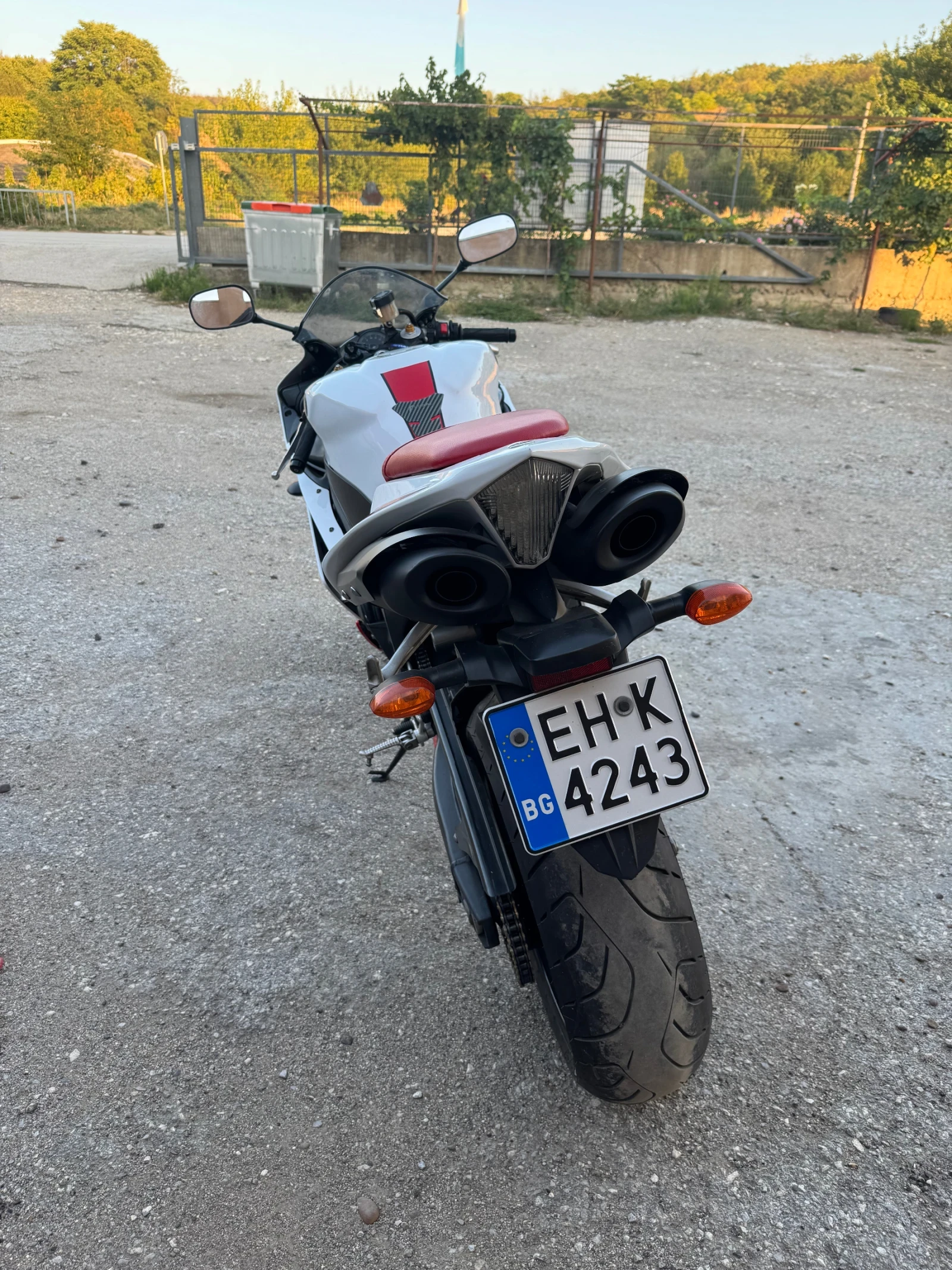 Yamaha YZF-R1  - изображение 8