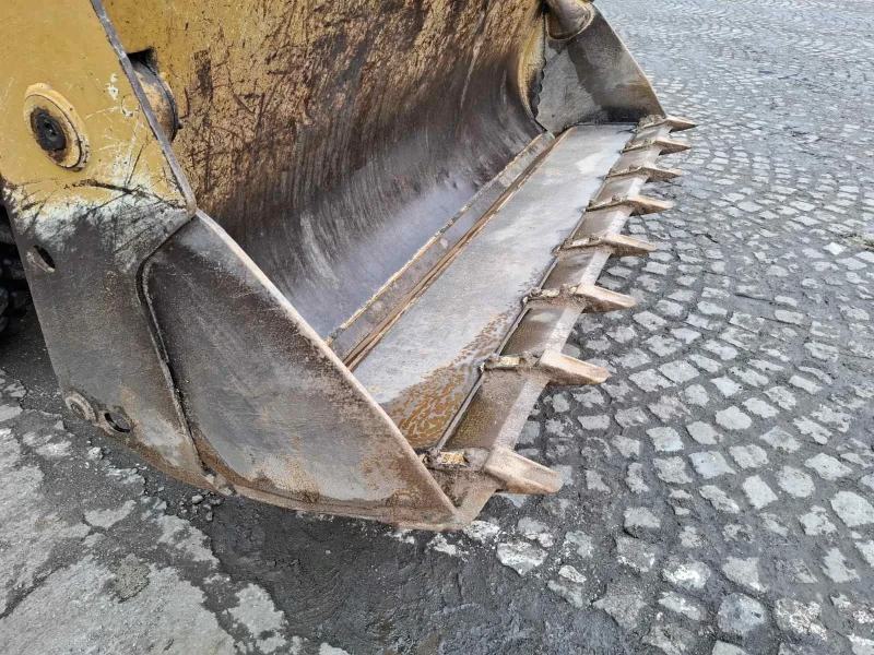 Багер Cat 432 F2, снимка 8 - Индустриална техника - 52296808