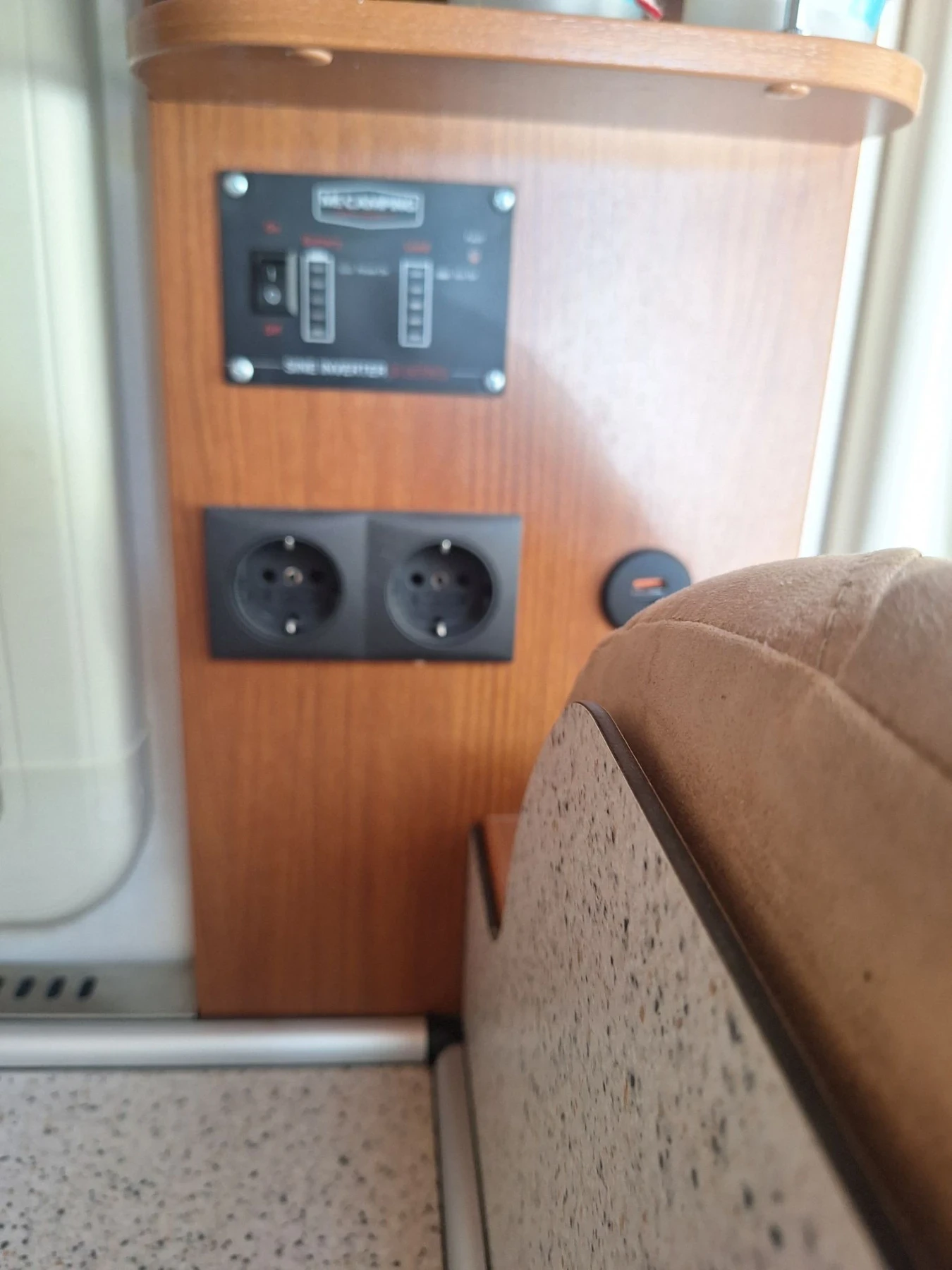 Кемпер HYMER / ERIBA B 594, снимка 14 - Каравани и кемпери - 55736921