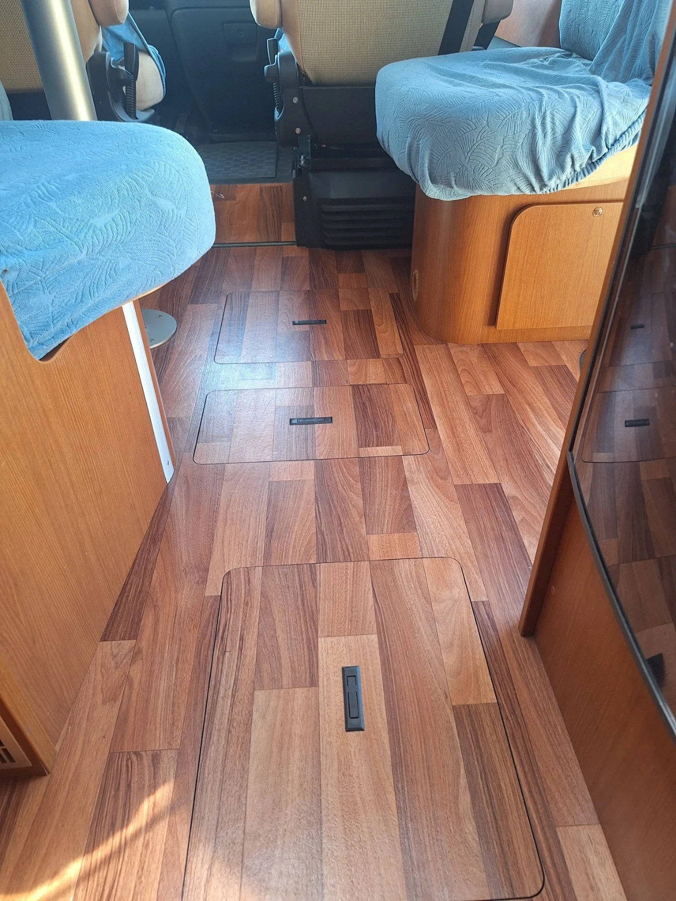 Кемпер HYMER / ERIBA B 594, снимка 10 - Каравани и кемпери - 55736921