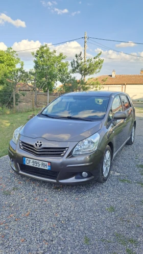 Toyota Verso 2.0 D-4D 126 к.с. | Executive | Обслужена, снимка 2