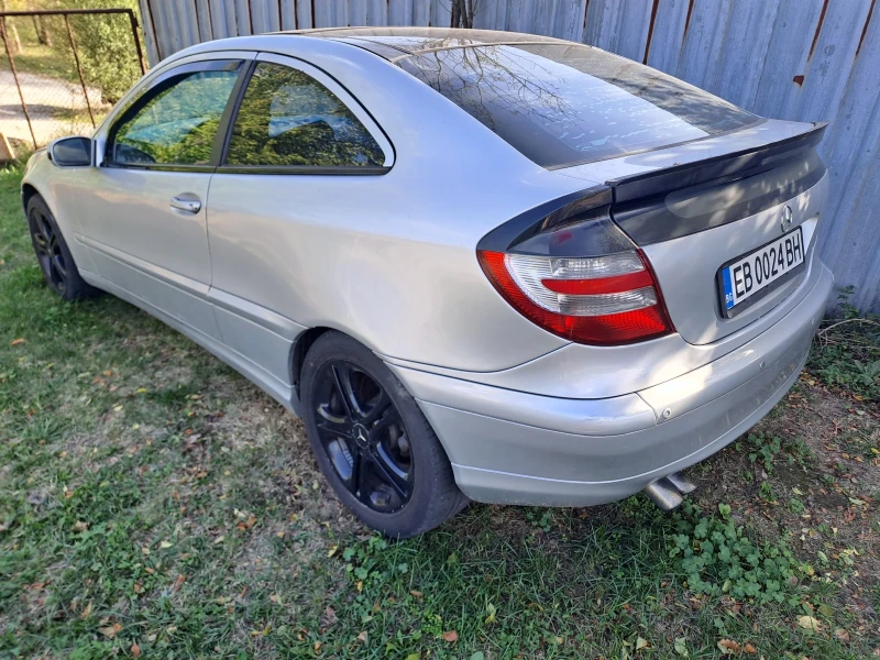 Mercedes-Benz C 220 Coupe, снимка 11 - Автомобили и джипове - 47465949