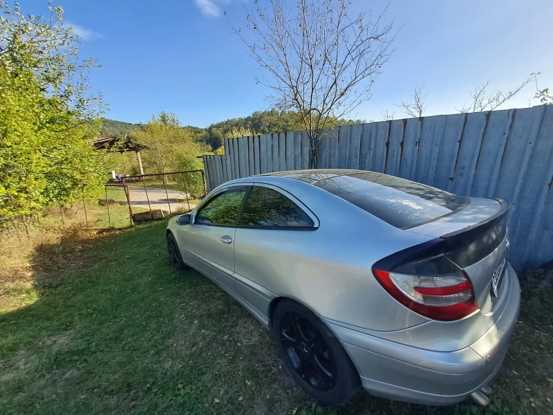 Mercedes-Benz C 220 Coupe, снимка 16 - Автомобили и джипове - 47465949