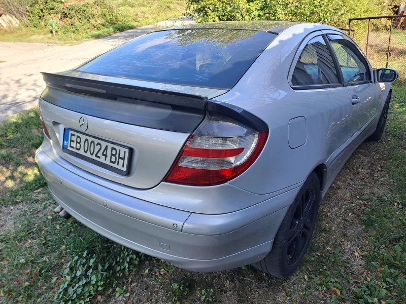 Mercedes-Benz C 220 Coupe, снимка 13 - Автомобили и джипове - 47465949