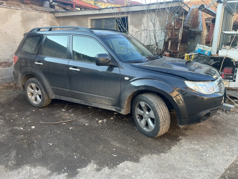 Subaru Forester, снимка 2 - Автомобили и джипове - 48335102